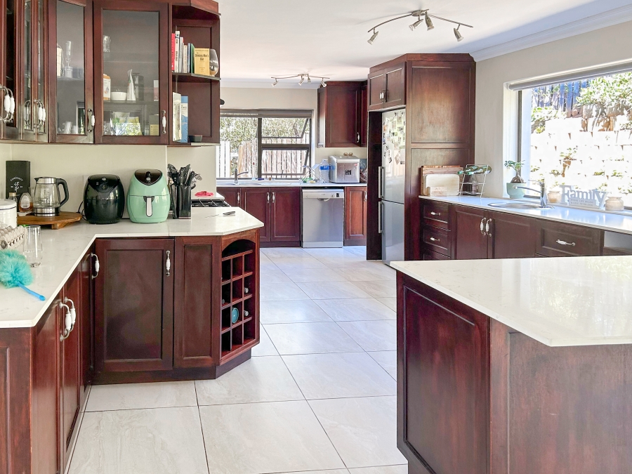 5 Bedroom Property for Sale in Knysna Heights Western Cape